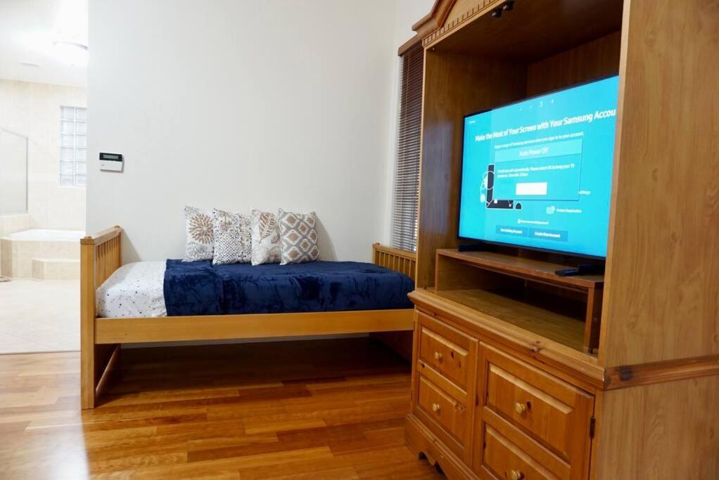New Luxury Vacation Dream Rental- Sleeps 15! Hébergement de vacances Miami