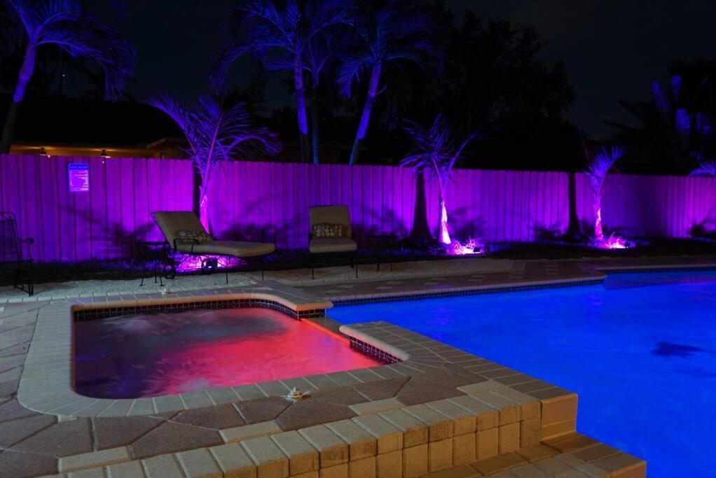 New Luxury Vacation Dream Rental- Sleeps 15! Hébergement de vacances