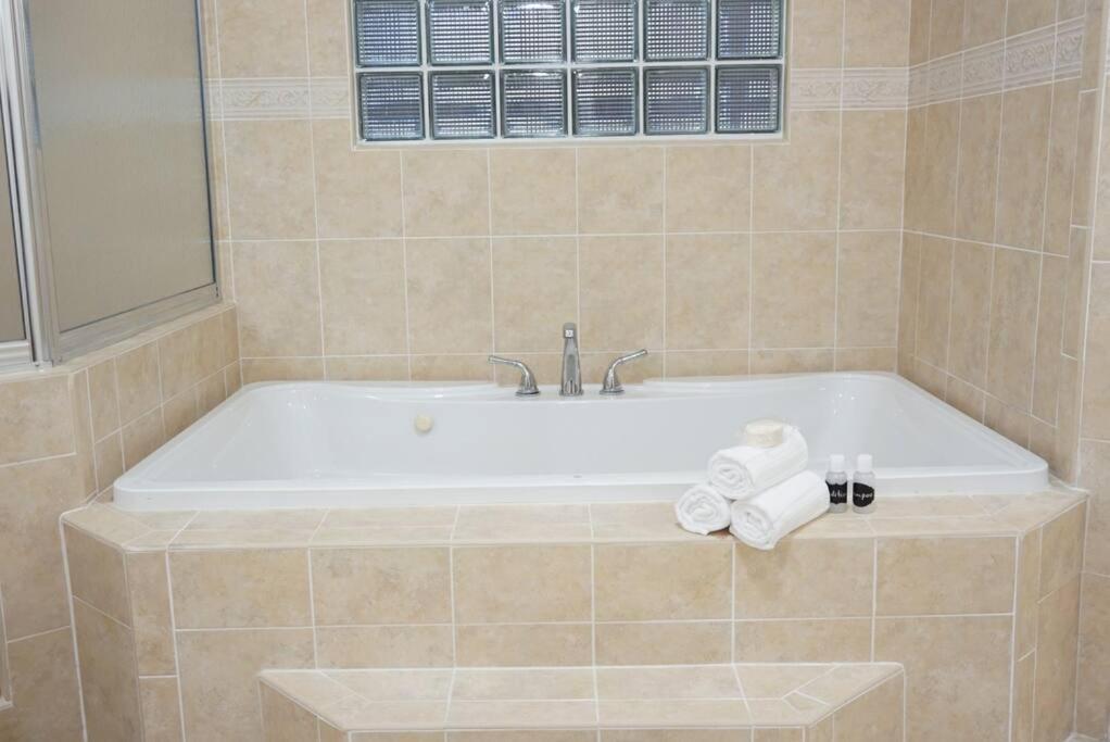 New Luxury Vacation Dream Rental- Sleeps 15! Hébergement de vacances *