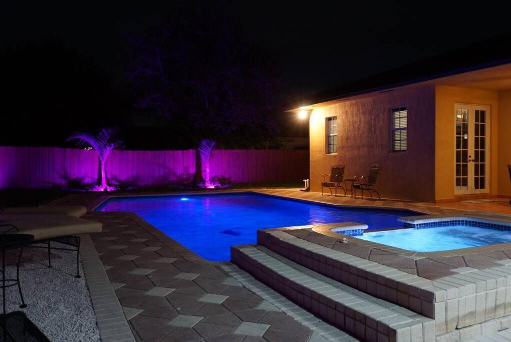 New Luxury Vacation Dream Rental- Sleeps 15! Hébergement de vacances *