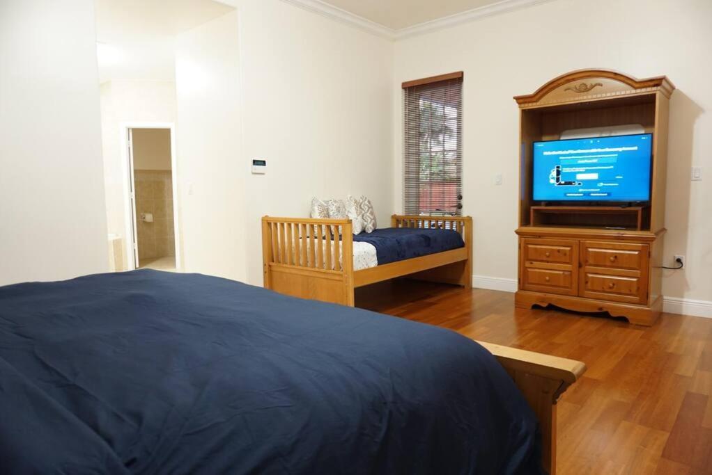 New Luxury Vacation Dream Rental- Sleeps 15! Hébergement de vacances Miami